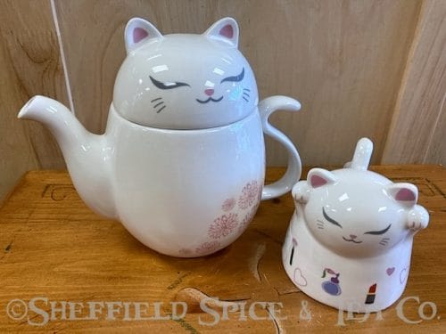 genki cat teapots and genki cat tea cups runa