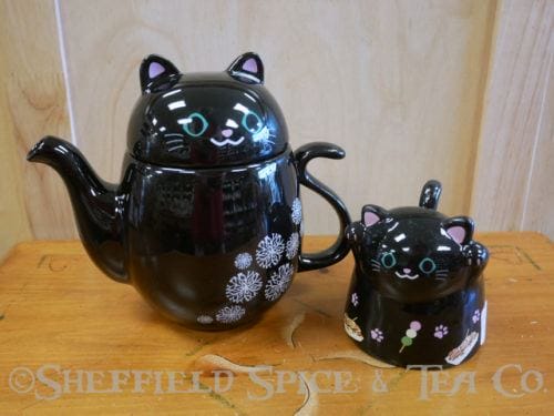 genki cat teapots and genki cat tea cups sora