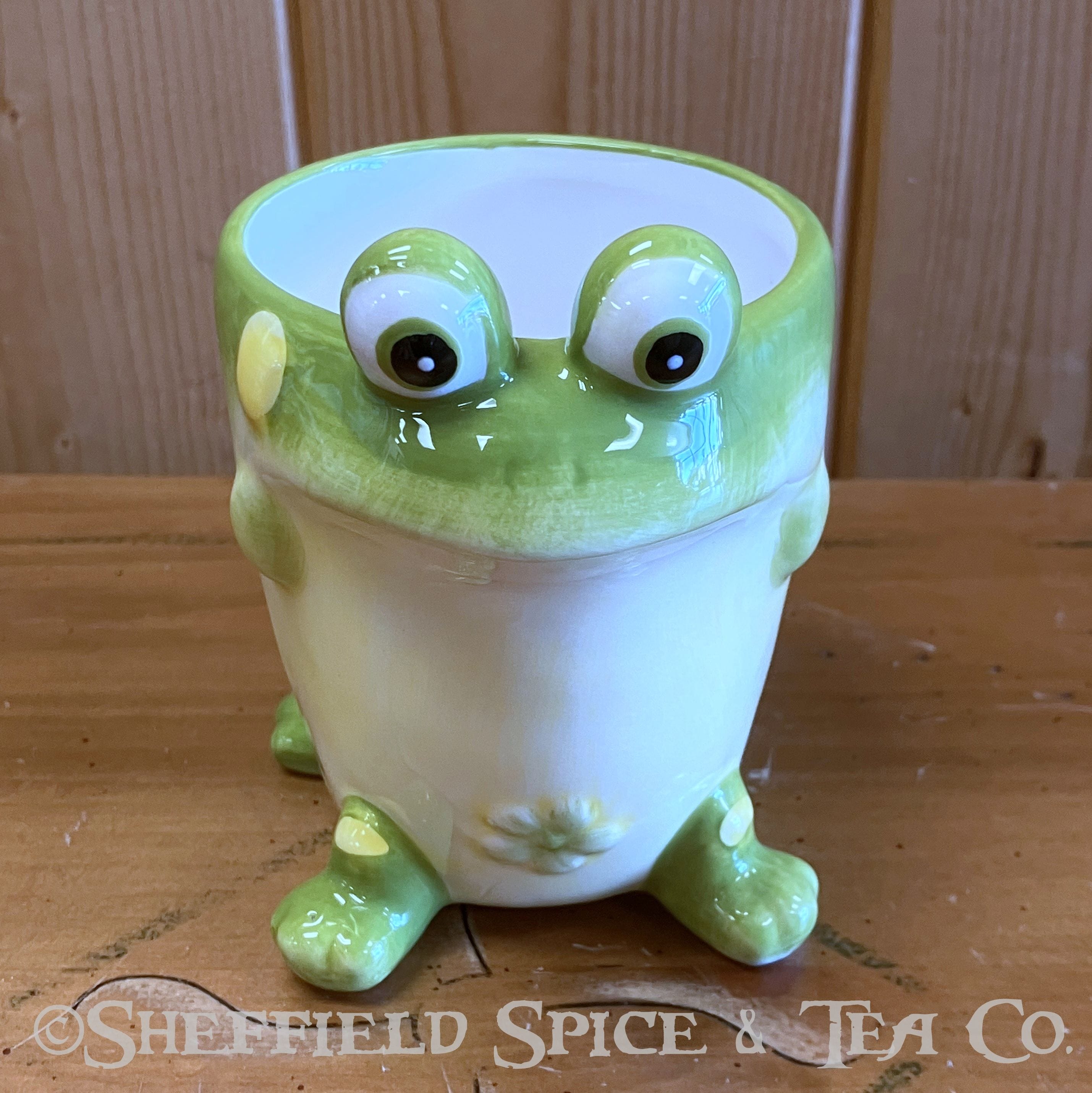 https://epjr3q9r9ms.exactdn.com/wp-content/uploads/2022/06/toby-the-toad-tea-cup-image2-scaled.jpg
