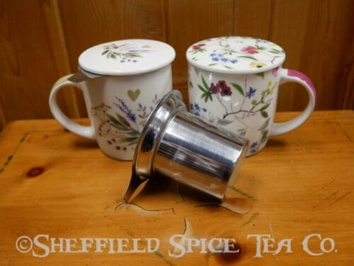 ceramic cups with tea infusers and lids set