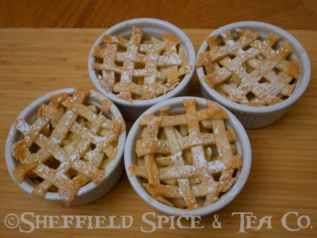 mini apple ginger pies